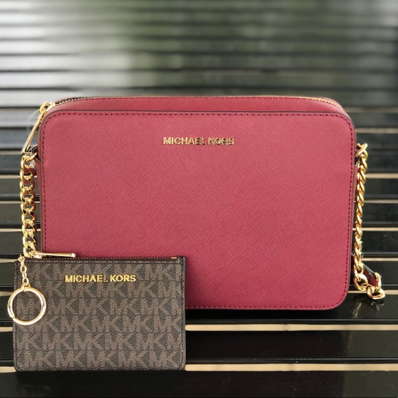 Michael Kors Handbags - Michael Kors Jet Set EW Crossbody + Coinpouch ID